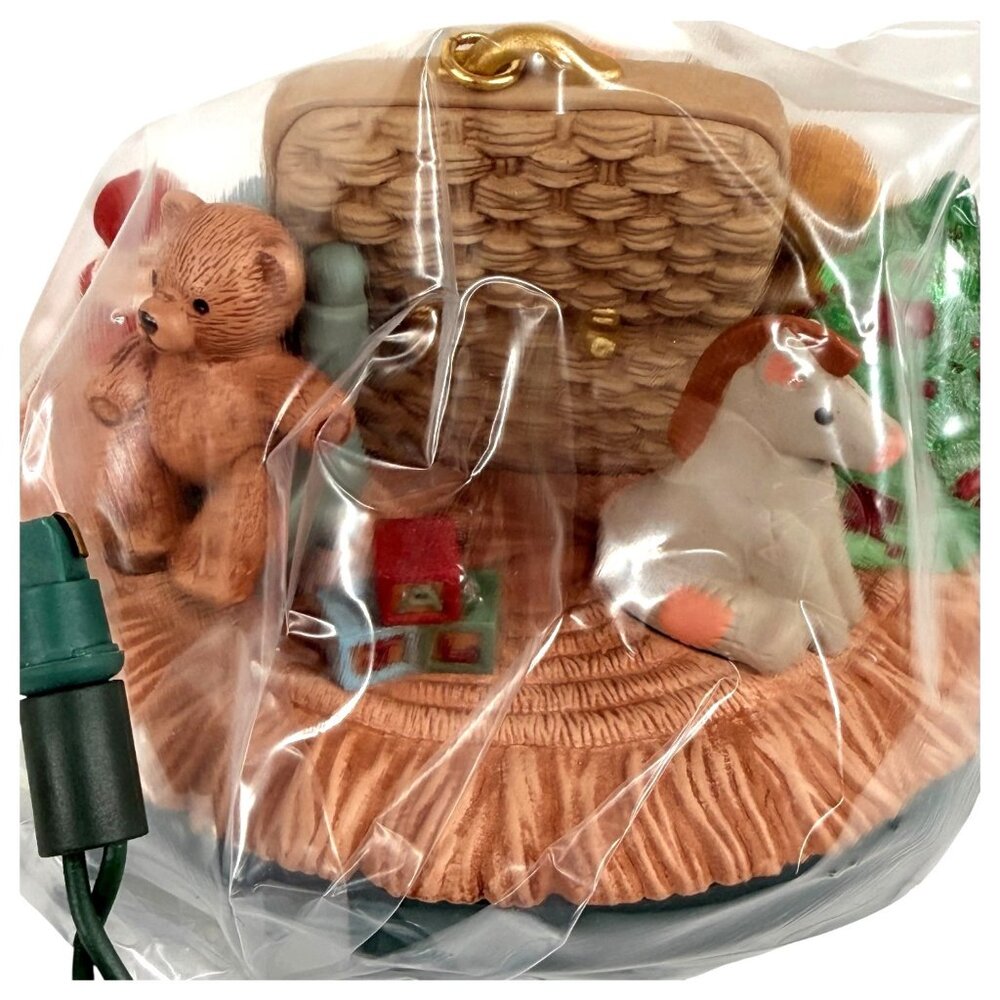 Hallmark Keepsake Ornament Victorian Toy Box Magic Light Motion 1995 Christmas - Picture 6 of 14